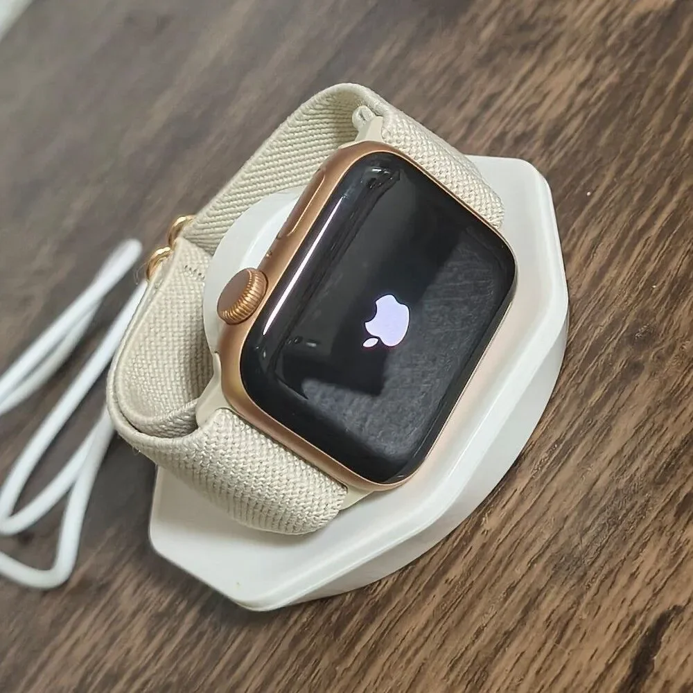 Apple Watch SE 1st Gen Rose Gold w/ charging dock and bands